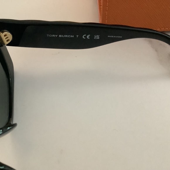 NWT.   Tory Burch sunglasses - Picture 16 of 16